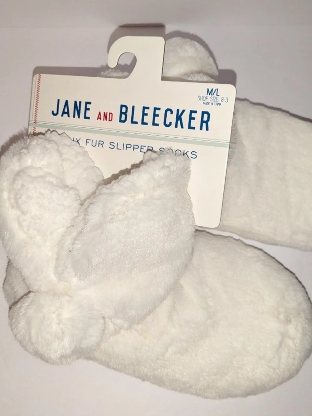 Jane and Bleecker White Faux Fur Slipper Socks NWT Women's M/L